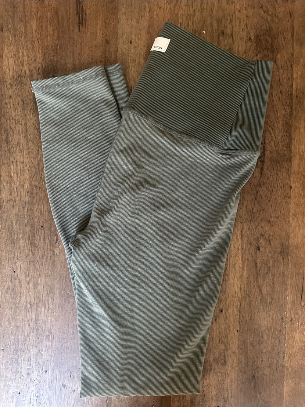 Vuori Women’s Olive Green Ribbed Leggings Size XS
